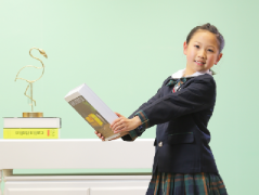 中学生定制校服设计的主流颜色